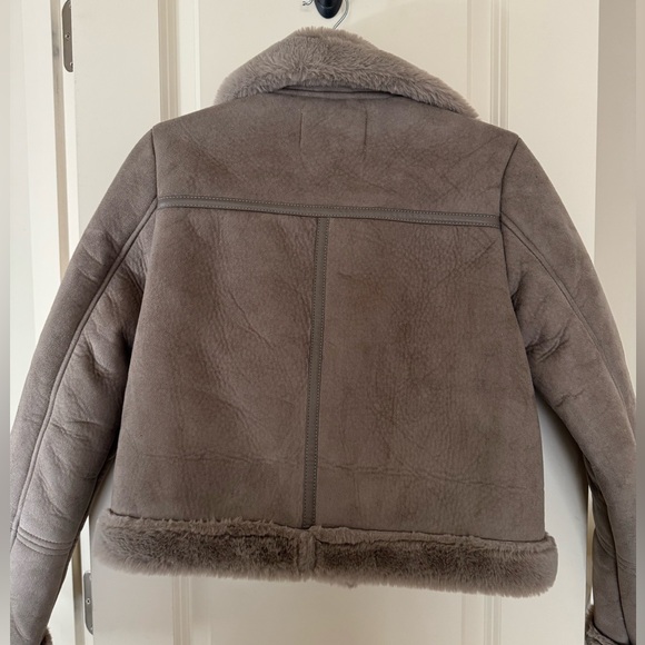 Stradivarius Faux Leather Short Aviator Jacket in gray - Picture 6 of 6